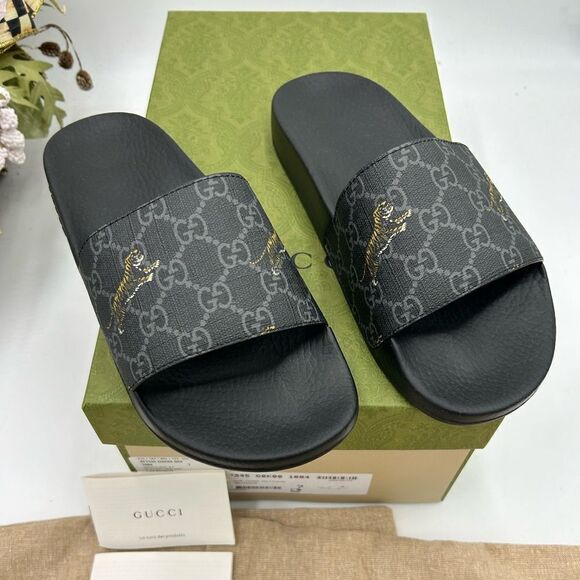 Men’s Gucci GG Supreme tiger print Pool slides size size 7 made in Italy - Picture 1 of 8
